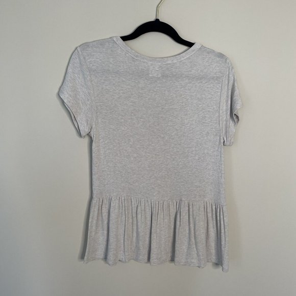 Cabi Hangout Tee Beige Short Sleeve Peplum Tee Shirt Women's Small Scoop Neck - Picture 2 of 4